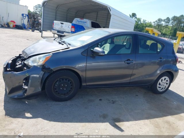 JTDKDTB32G1127732 Toyota Prius C One