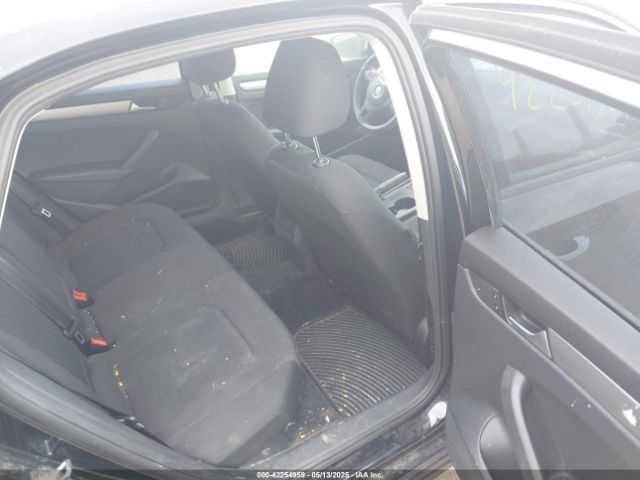 1VWAT7A34FC068514 Volkswagen Passat 1.8t S