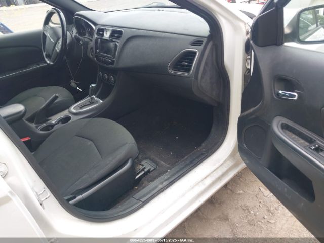 2011 CHRYSLER 200 1C3BC1FBXBN617480 Photo 4