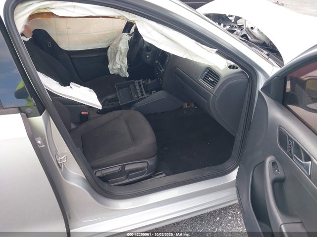 3VW267AJ2GM344232 Volkswagen Jetta 1.4t S