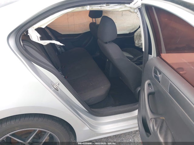 3VW267AJ2GM344232 Volkswagen Jetta 1.4t S