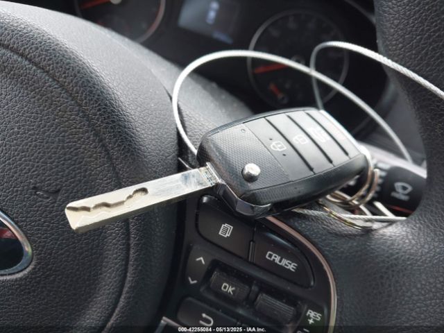 5XXGT4L37GG116811 KIA Optima Lx
