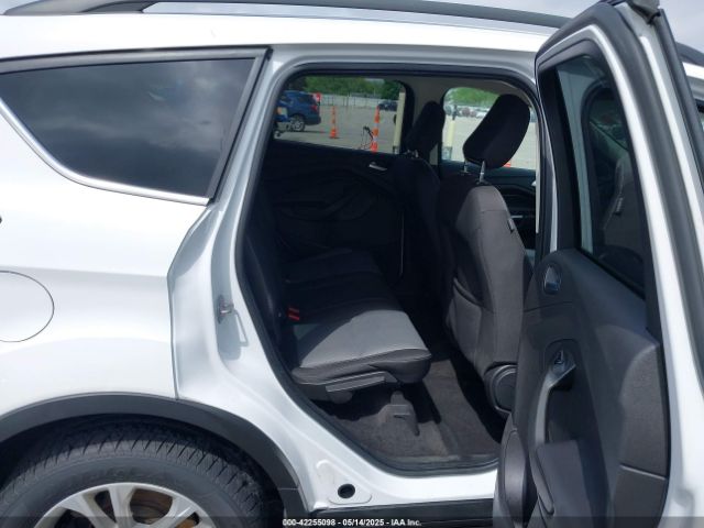 1FMCU9GDXJUC38393 Ford ESCAPE SE