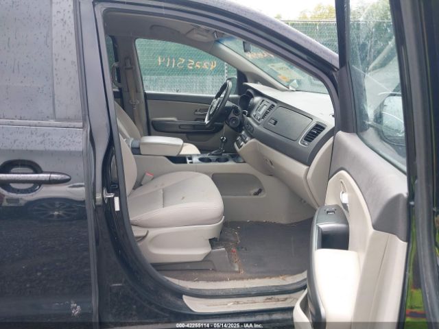 KNDMB5C19G6128547 KIA SEDONA LX