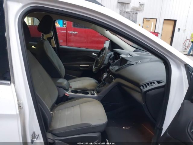 1FMCU9G99GUB22817 Ford ESCAPE SE