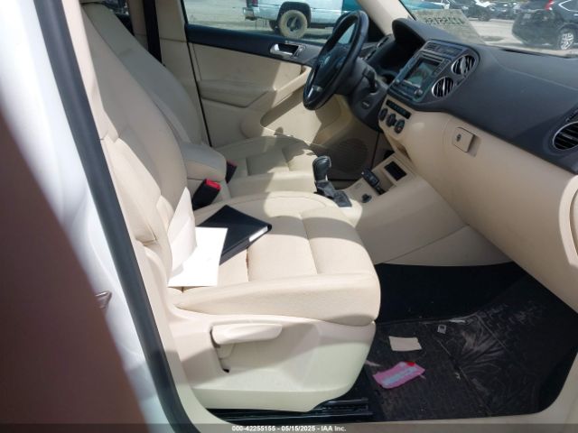 WVGBV7AX7GW588738 Volkswagen Tiguan R-line/s/se/sel