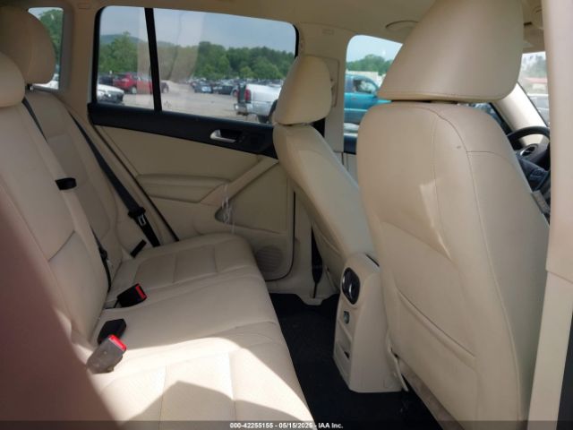 WVGBV7AX7GW588738 Volkswagen Tiguan R-line/s/se/sel