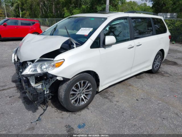 5TDYZ3DC5LS029364 Toyota SIENNA XLE