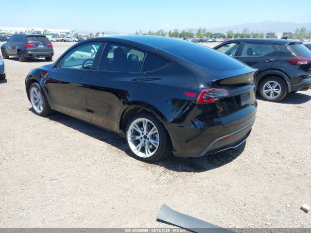 2023 TESLA MODEL Y 7SAYGDEE6PA033798 Photo 2