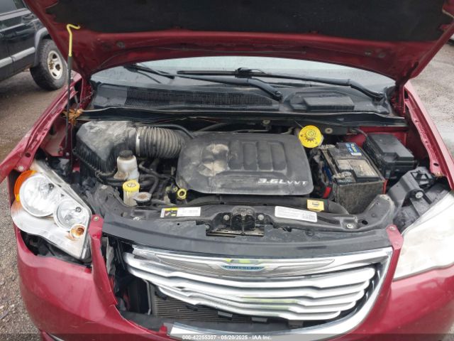 2C4RC1BG0ER325856 Chrysler Town and Country