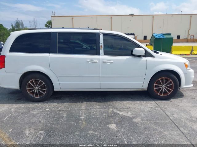 2C4RDGCG8HR600828 Dodge Grand Caravan Sxt
