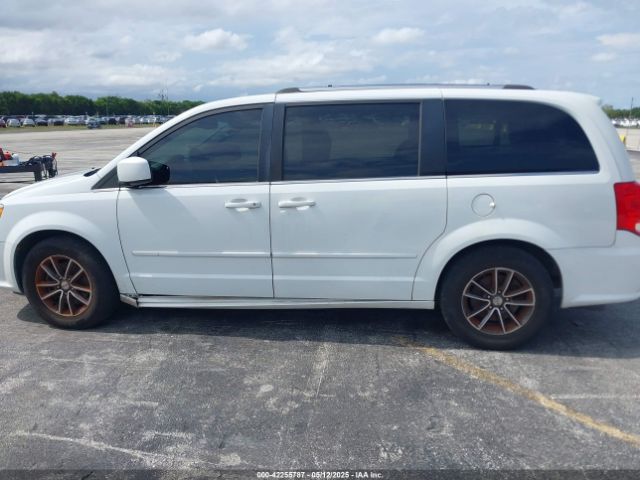 2C4RDGCG8HR600828 Dodge Grand Caravan Sxt