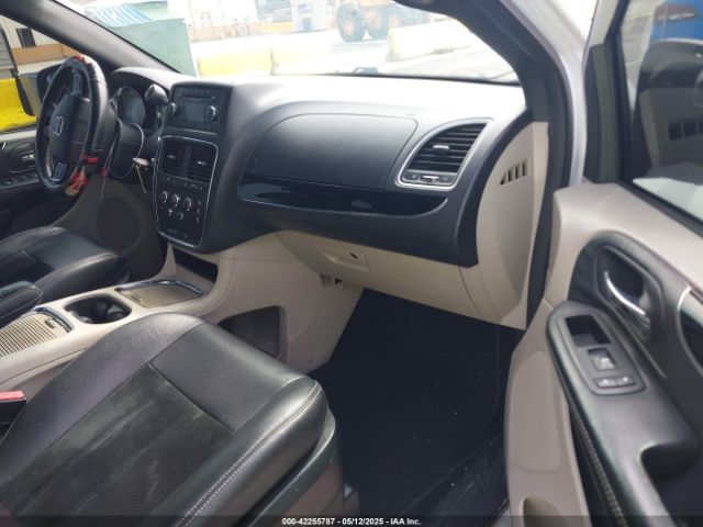 2C4RDGCG8HR600828 Dodge Grand Caravan Sxt