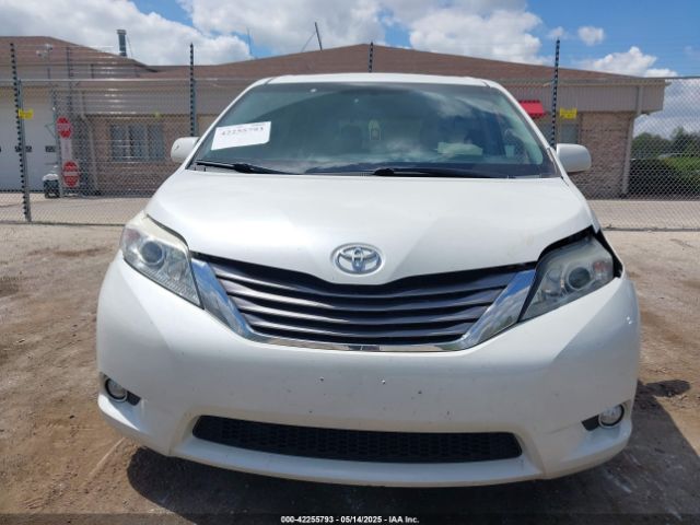 5TDYK3DC4GS702638 Toyota Sienna Xle 8 Passenger