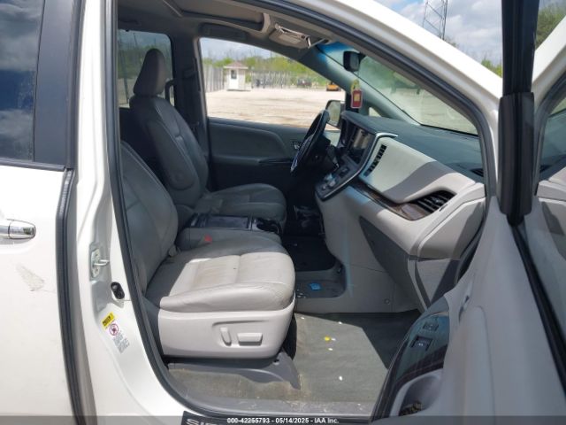 5TDYK3DC4GS702638 Toyota Sienna Xle 8 Passenger