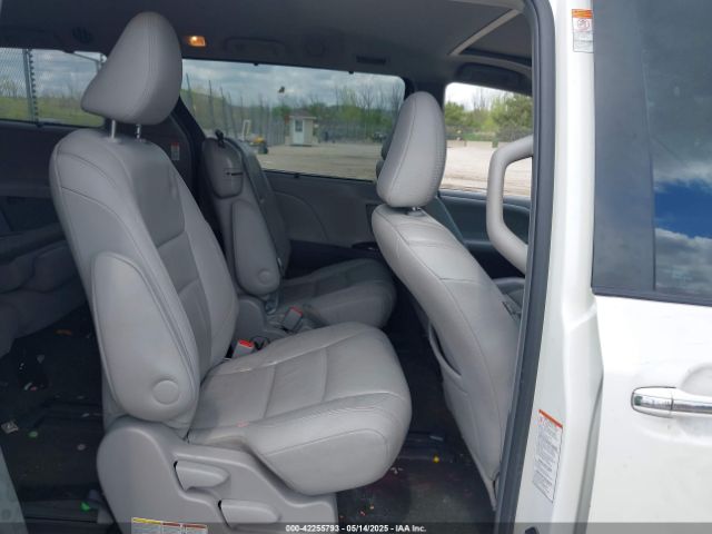 5TDYK3DC4GS702638 Toyota Sienna Xle 8 Passenger