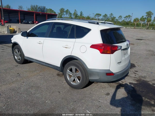 2T3WFREV1FW223735 Toyota Rav4 Xle