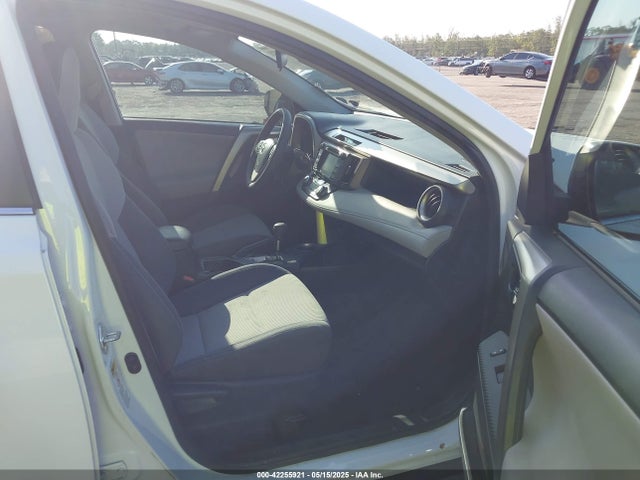 2T3WFREV1FW223735 Toyota Rav4 Xle