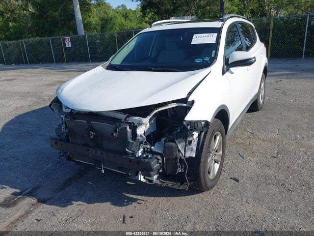 2T3WFREV1FW223735 Toyota Rav4 Xle