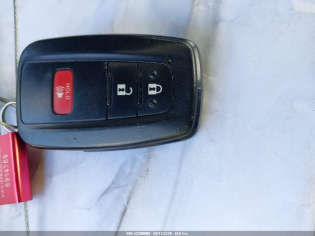 JTDKARFU7H3045872 Toyota Prius Three Touring