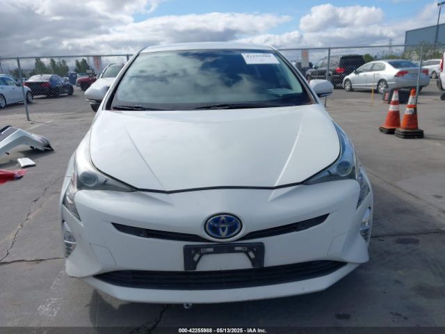 JTDKARFU7H3045872 Toyota Prius Three Touring