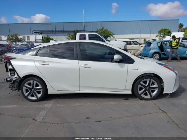 JTDKARFU7H3045872 Toyota Prius Three Touring