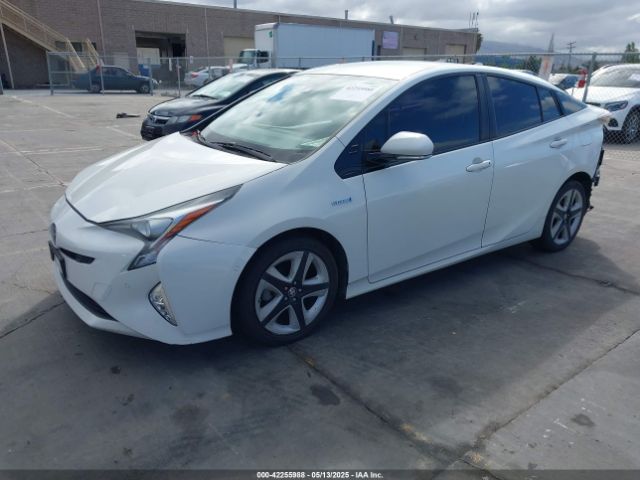 JTDKARFU7H3045872 Toyota Prius Three Touring