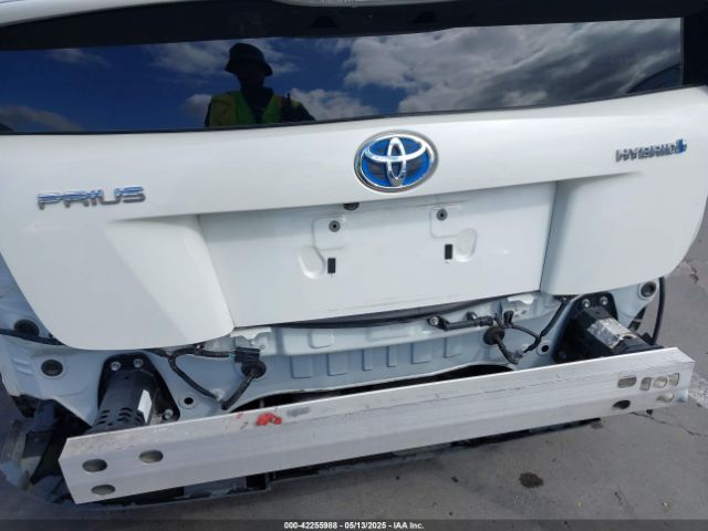 JTDKARFU7H3045872 Toyota Prius Three Touring