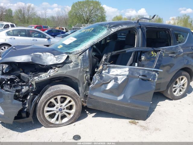 1FMCU9G93HUC88980 Ford ESCAPE SE