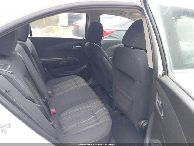 1G1JC5SG8G4181086 Chevrolet Sonic Lt Auto