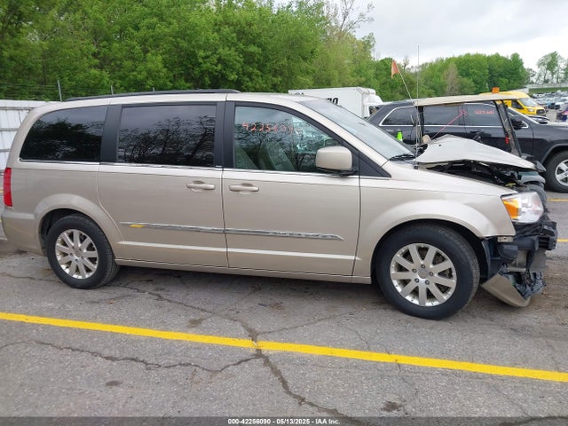 Chrysler Town and Country 2014 2C4RC1BG4ER165187 Image 14