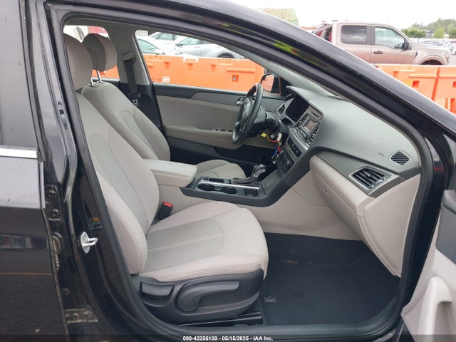 5NPE24AF5HH562503 Hyundai 2017