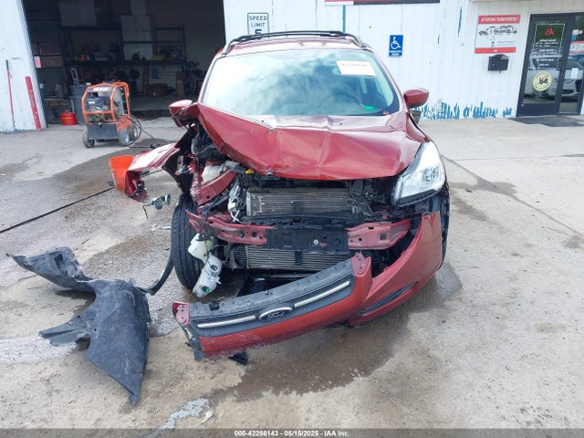 1FMCU9GX8EUB98766 Ford ESCAPE SE