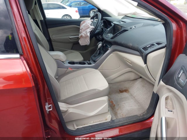 1FMCU9GX8EUB98766 Ford ESCAPE SE