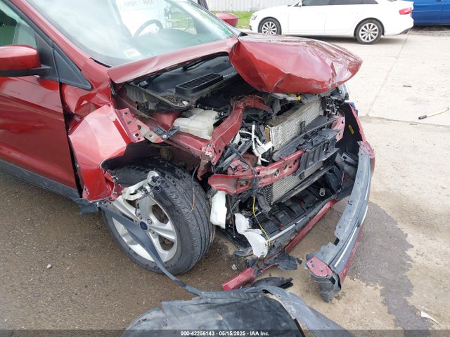 1FMCU9GX8EUB98766 Ford ESCAPE SE