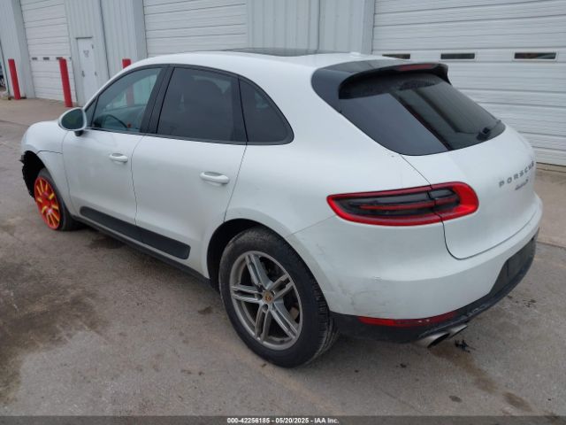 2016 PORSCHE MACAN WP1AB2A54GLB53864 Photo 2