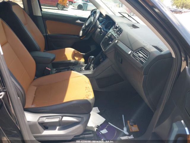 2018 VOLKSWAGEN TIGUAN 3VV3B7AX3JM126154 Photo 4