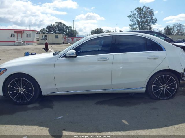 55SWF4JB4GU148033 Mercedes-Benz C 300 Luxury/sport