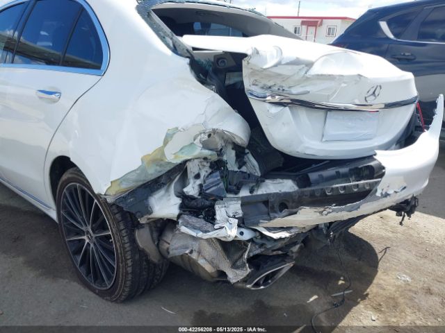 55SWF4JB4GU148033 Mercedes-Benz C 300 Luxury/sport