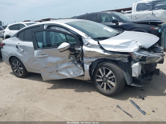 3N1CN8EV4ML815301 Nissan 2021