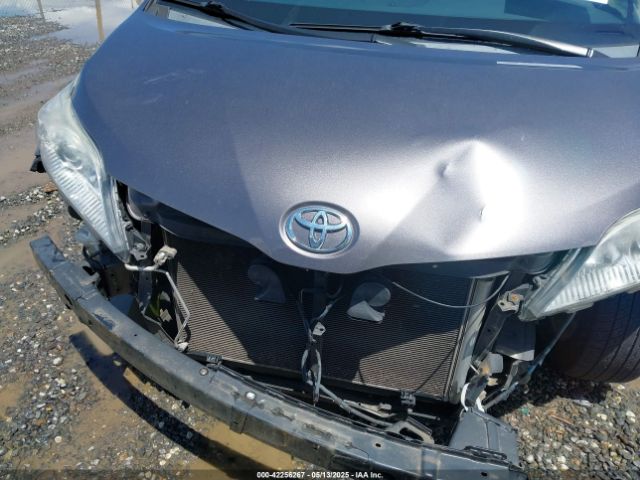 5TDYK3DC8GS696620 Toyota Sienna Xle 8 Passenger