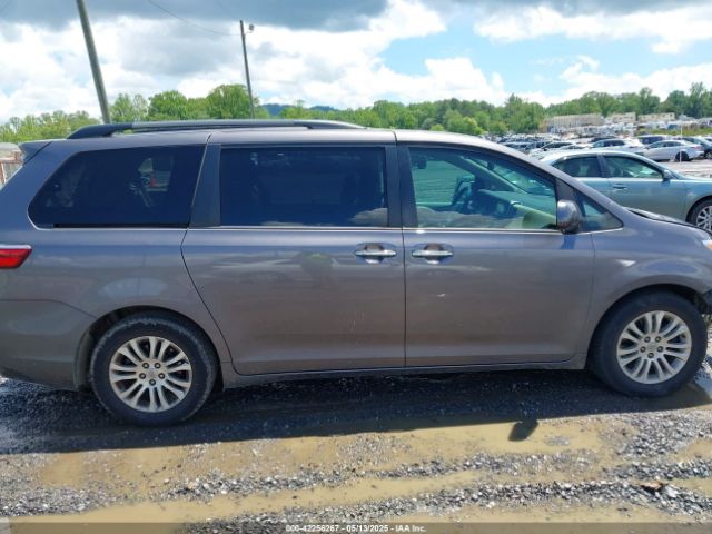 5TDYK3DC8GS696620 Toyota Sienna Xle 8 Passenger