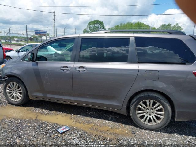 5TDYK3DC8GS696620 Toyota Sienna Xle 8 Passenger