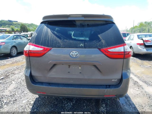 5TDYK3DC8GS696620 Toyota Sienna Xle 8 Passenger