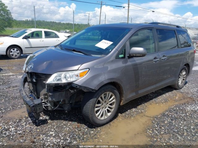 5TDYK3DC8GS696620 Toyota Sienna Xle 8 Passenger