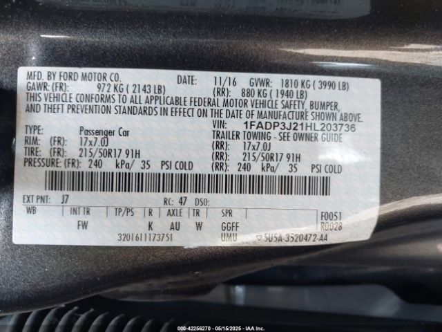 1FADP3J21HL203736 Ford Focus Titanium
