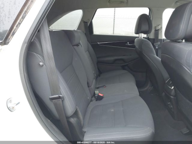 5XYPG4A50GG160668 KIA Sorento 3.3l Lx