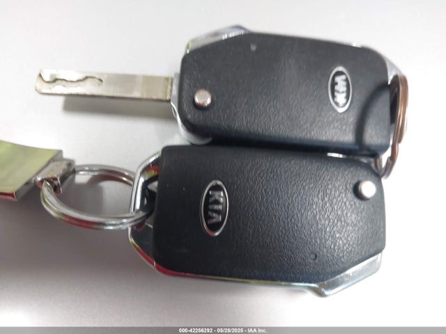 KNDJ23AU8M7754732 KIA SOUL S