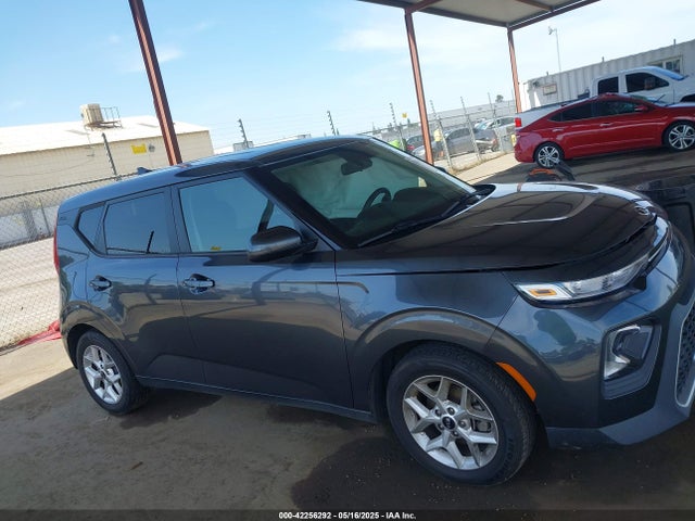 KNDJ23AU8M7754732 KIA SOUL S