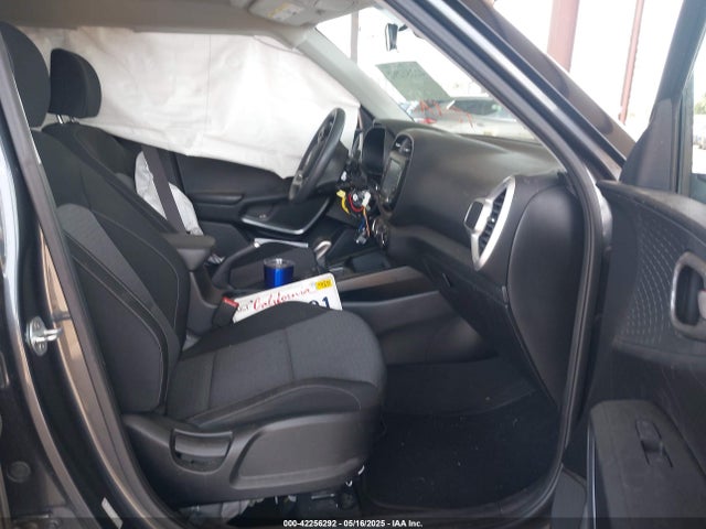 KNDJ23AU8M7754732 KIA SOUL S